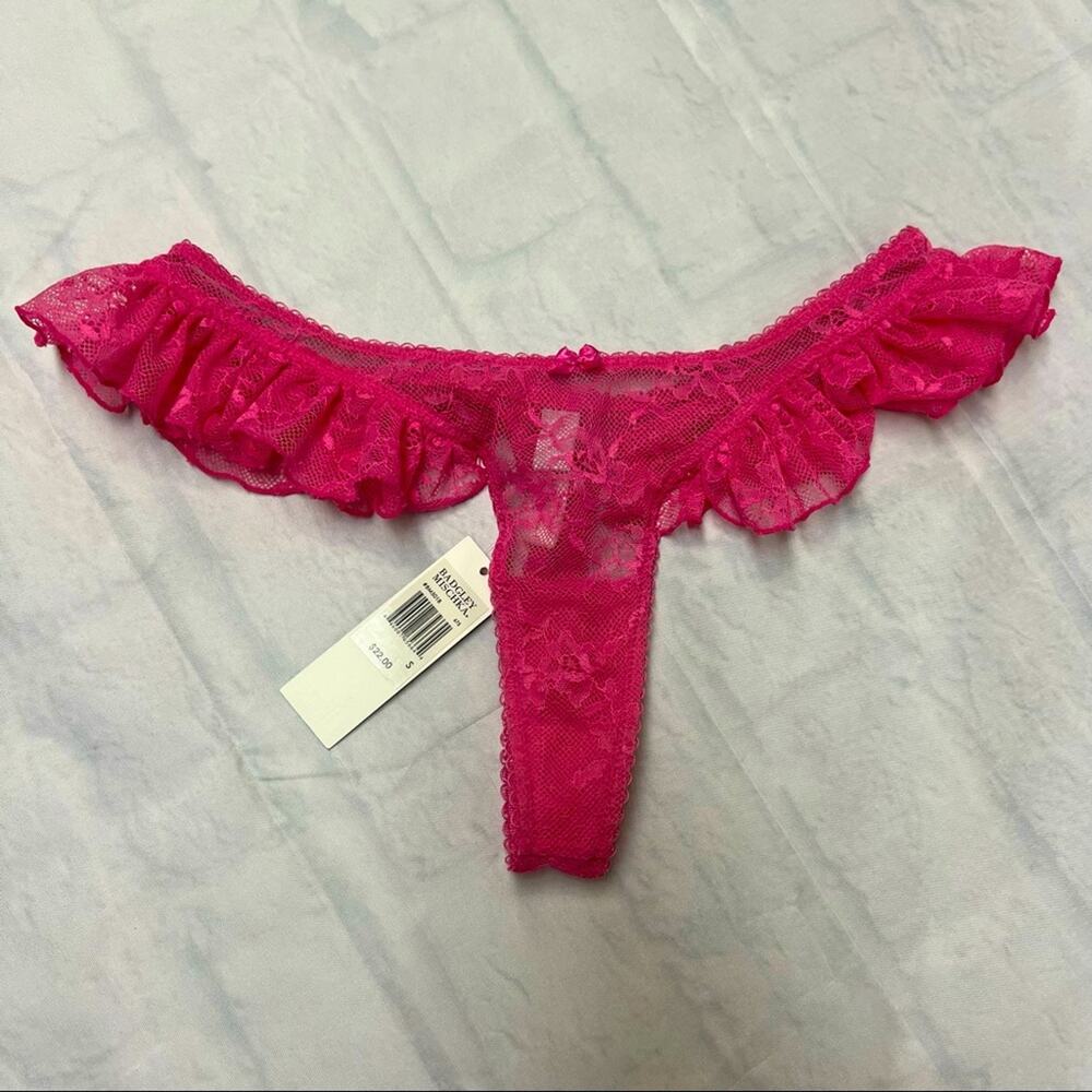 Badgley Mischka Ruffle Thong S NWT